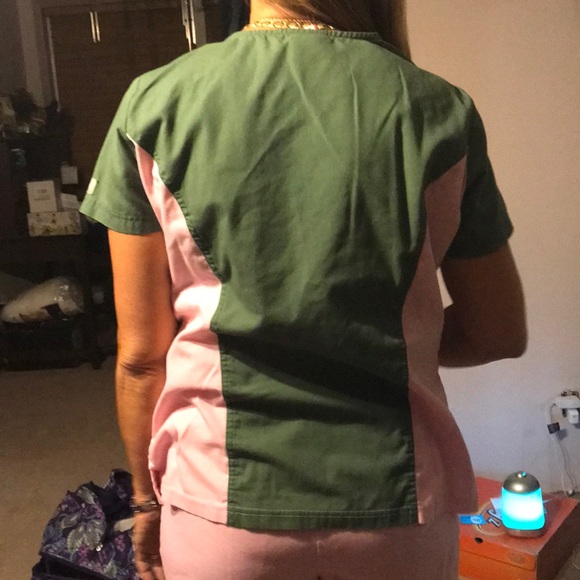Army Green and Pink Izzy scrub top - Picture 2 of 2